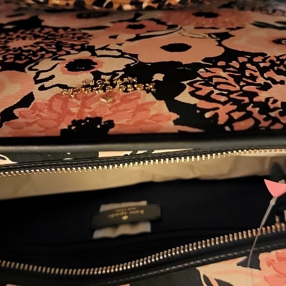 Kate Spade Tote - Picture 6 of 12